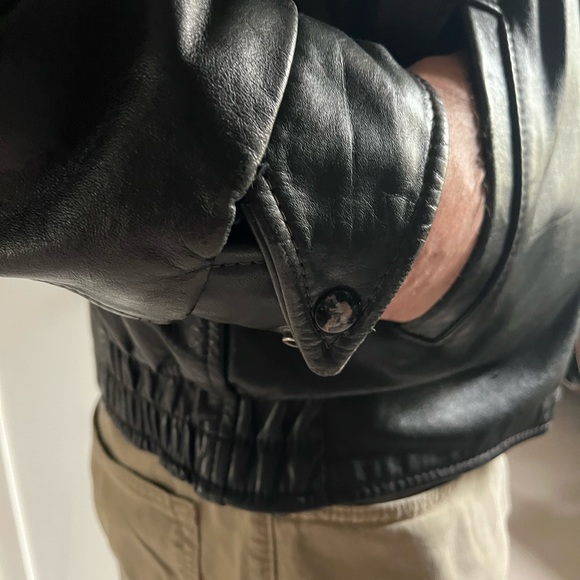 Leather coat made in Canada. Motorcycle style tab collar. Great condition. - Picture 4 of 7